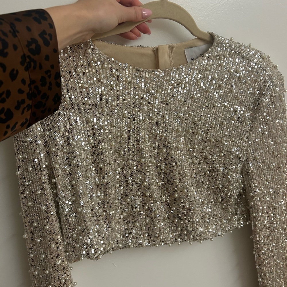 MARBLE Silver Sequin Long Sleeve Crop Top - Picture 6 of 7